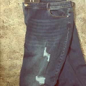 Morgan & Walker cuffed boyfriend jeans size 28 NWT